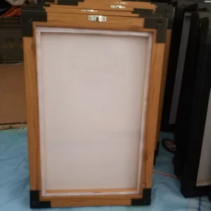 Canvas floater picture frame